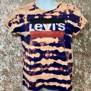 Levi’s Custom Bleach Tee